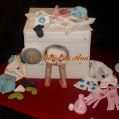 Bolo 3D Homem Na Maquina De Lavar Roupa