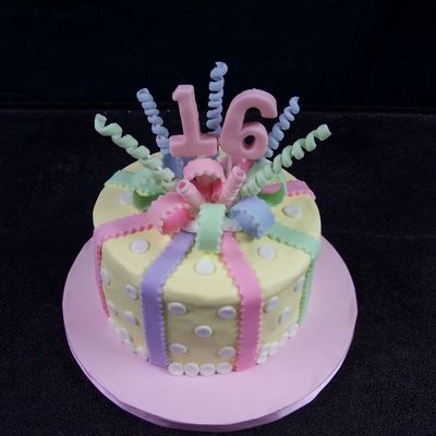 Sweet 16 Bow Cake