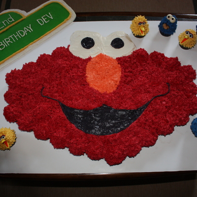 Elmo Cupcake Cake