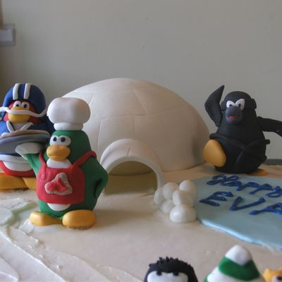 Club Penguin Cake