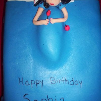 Sophia's Snow White Cake