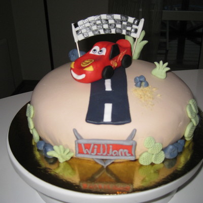 Lightning Mcqueen Cake