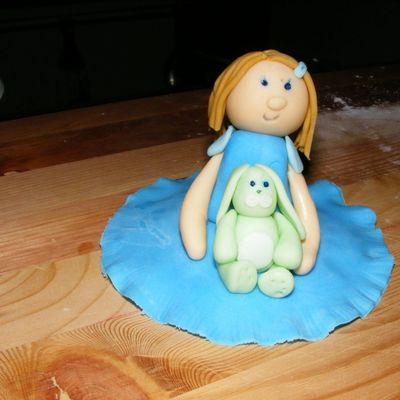 Fondant Girl With Bunny
