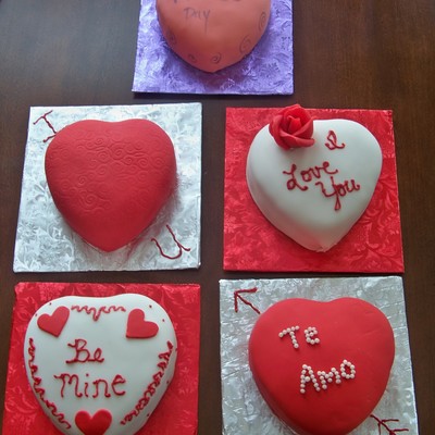 Mini Valentine Cakes