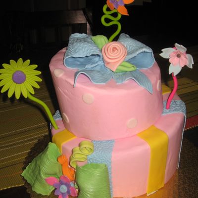 Whismical Cake Bows And Flowers