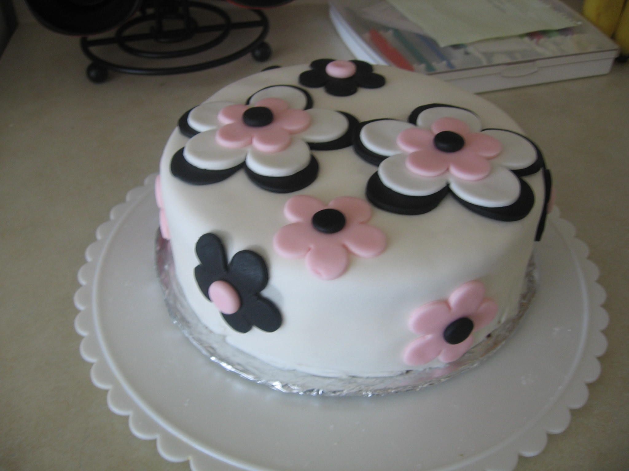 Black And White Flower Cake