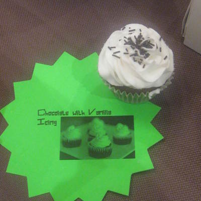 Chocolate Cupcake With Vanilla Frosting