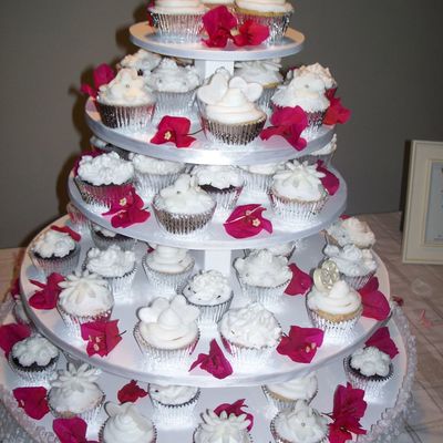 Wedding Cupcakes On Tree