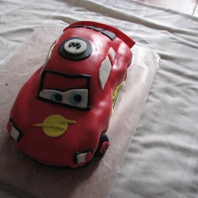 Lightnint Mcqueen Cake!