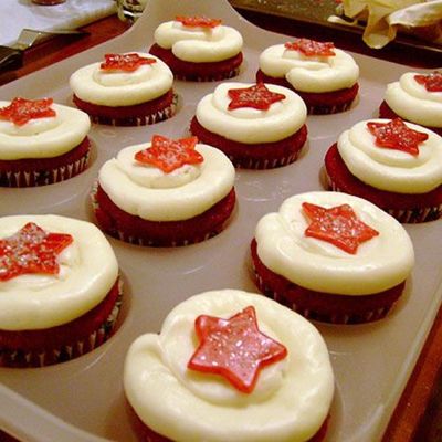 Red Velvet Holiday Cupcakes