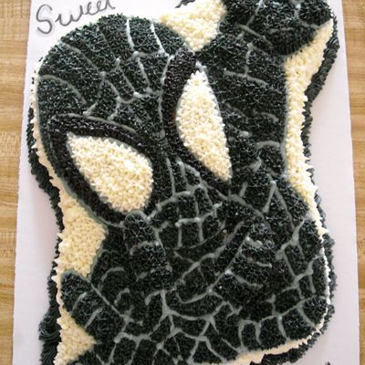 Black_Spiderman_Cake.jpg