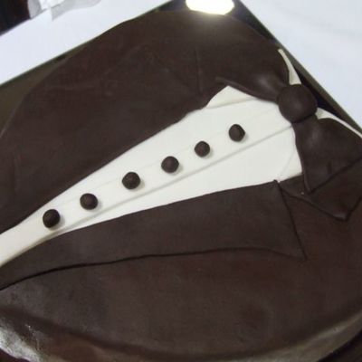 Tuxedo Groom's Cake