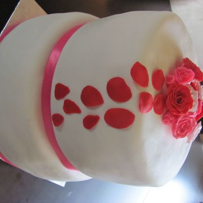 White, Pink And Roses Anniversary Cake