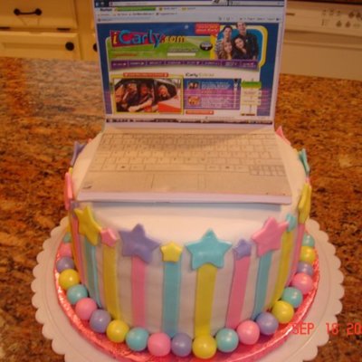 Icarly Laptop Cake