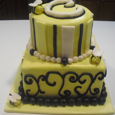 Bubble Bee Birthday Cake