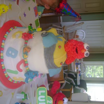 Elmo Cake