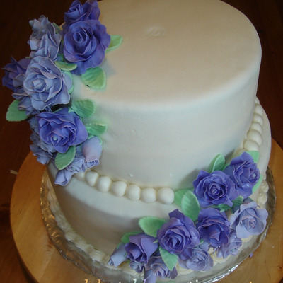White Fondant Wedding Cake