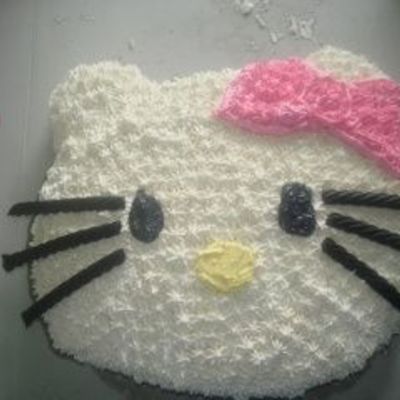 Hello Kitty Cake