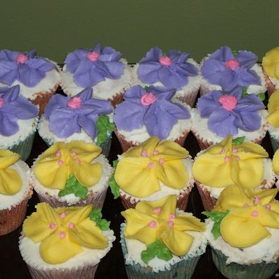 Flowered Cupcakes (Multi-Colored)