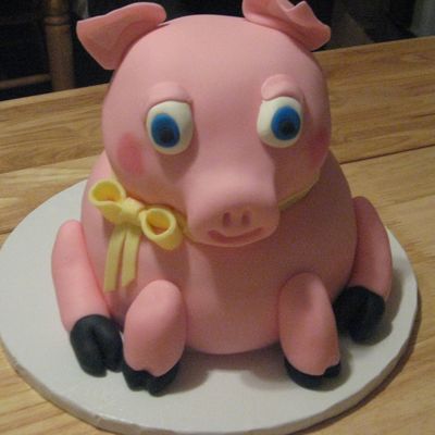 Pig B-Day Cake