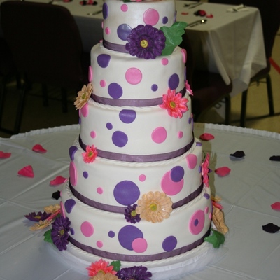Gerber Daisy Wedding Cake