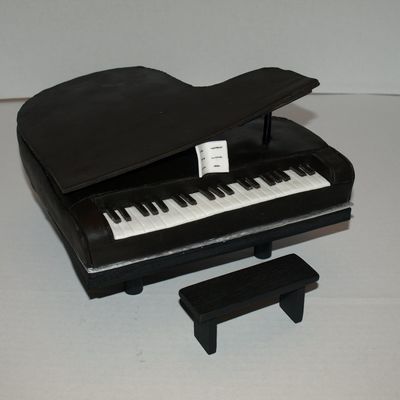 Piano Cake