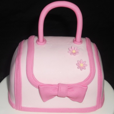 Pink Purse Cake!