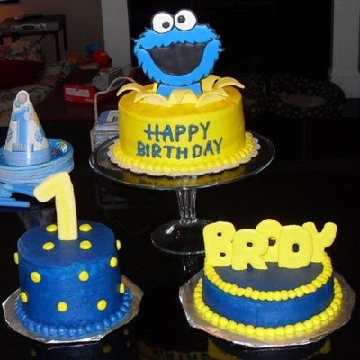 Cookie Monster Cake
