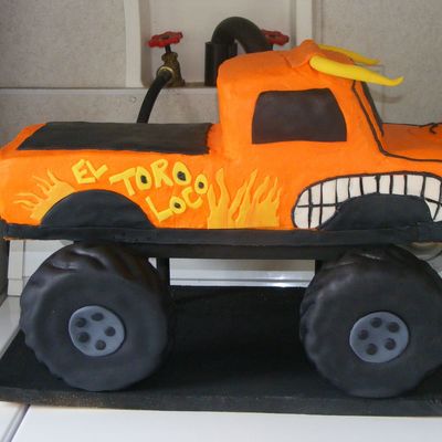 El Toro Loco Monster Truck
