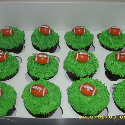 Super Bowl '08 Cupcakes
