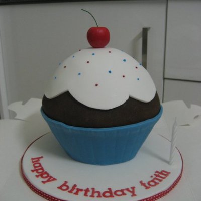 Giant Cupcake Cake