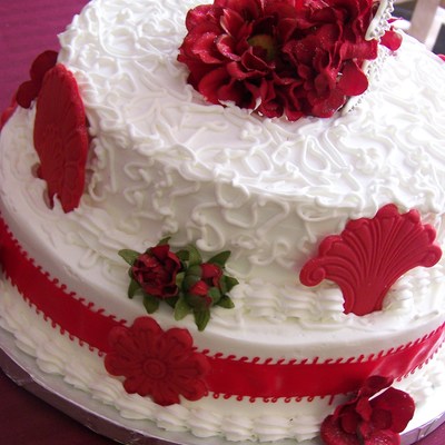 Red & White Cake