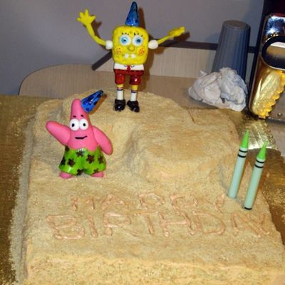 Sponge Bob And Patrick Play In The Sand