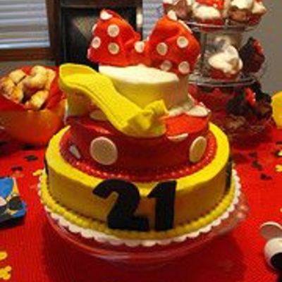 Minnie Mouse Cake!