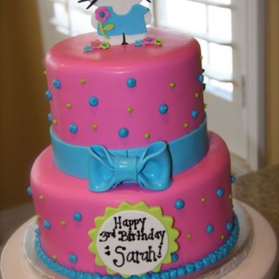 Hello Kitty Cake