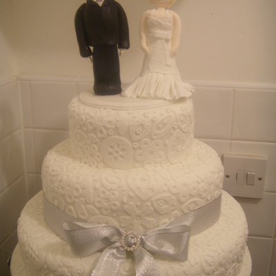 Lace Effect Wedding Cake With Figures