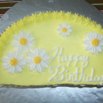 Yellow Daisy Cake
