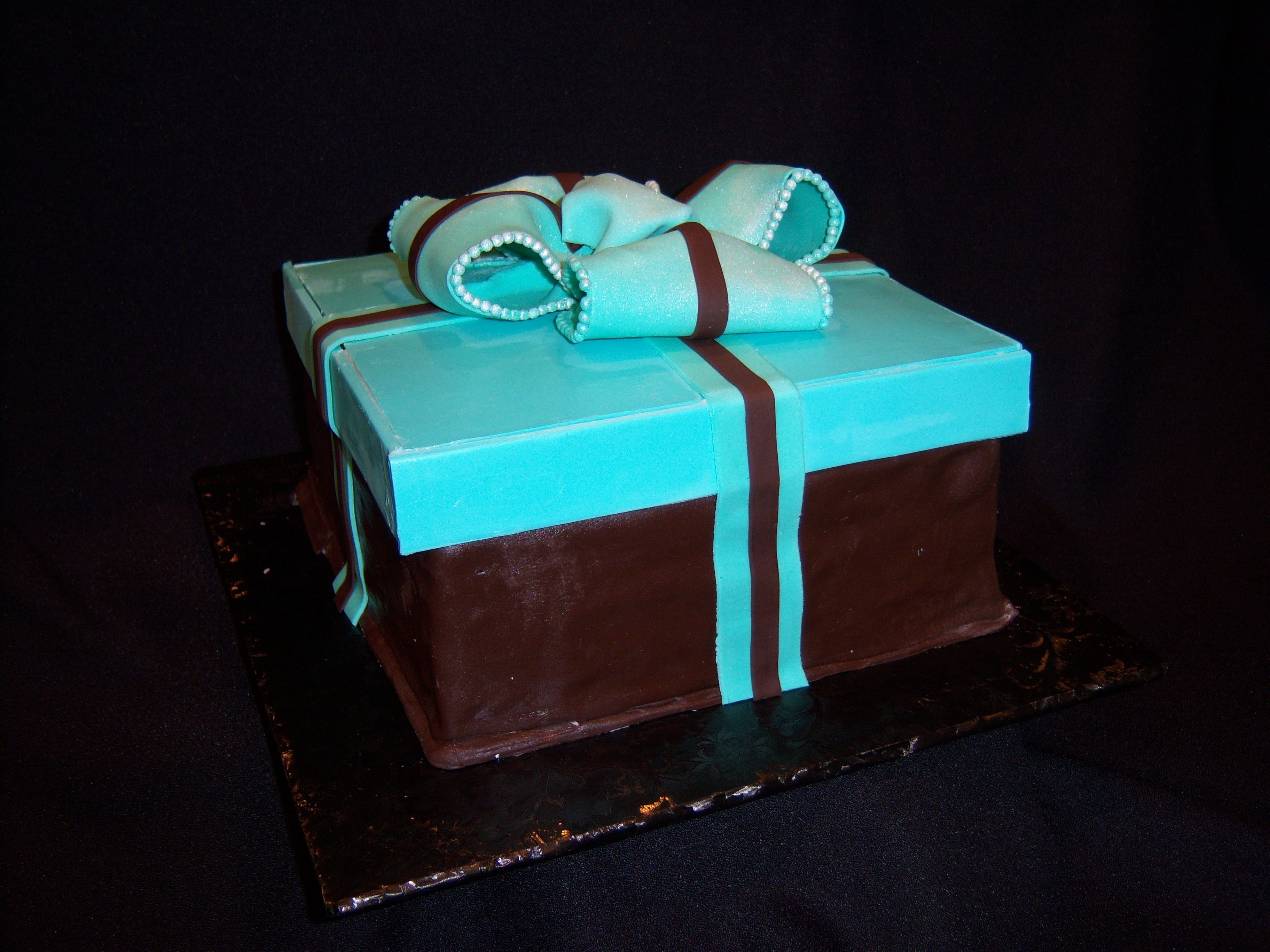 Boxs And Bows Cake