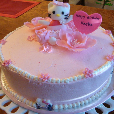 Hello Kitty Cake