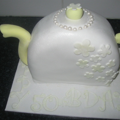 Teapot Cake