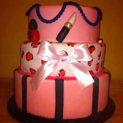 Makeup And Fashion Cake