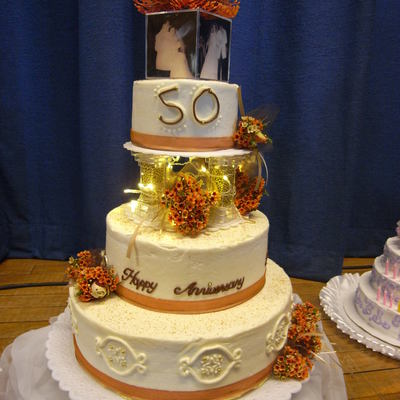 Golden 50Th Cake