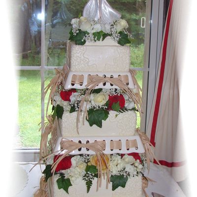 Roses And Raffia On Buttercream Lace