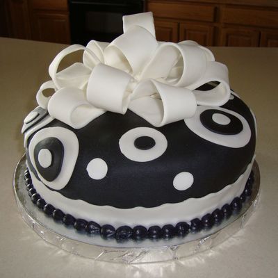 Black And White Pokadot