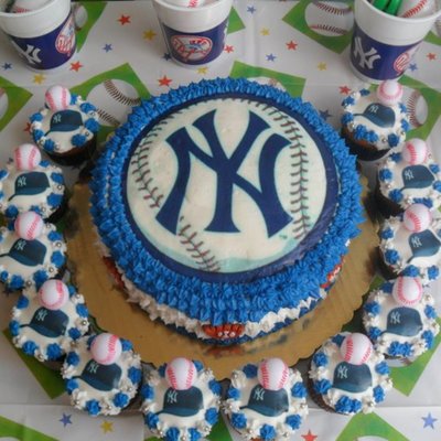 Yankees Bday Cake