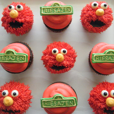 Elmo Cupcakes