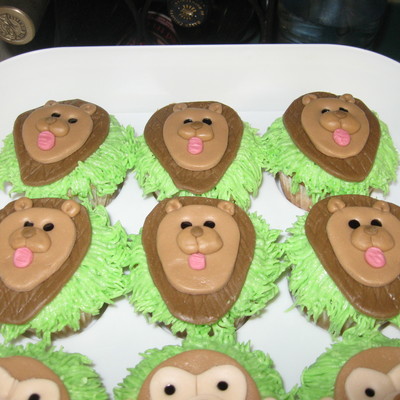 King Of The Jungle Baby Shower Cupcakes