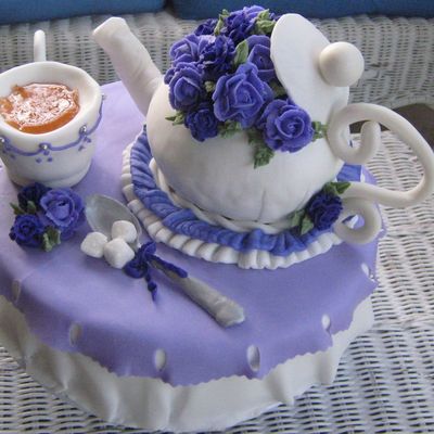 Teapot Cake
