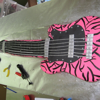 Guitar Cake