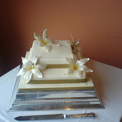 Gumpaste White Lilies